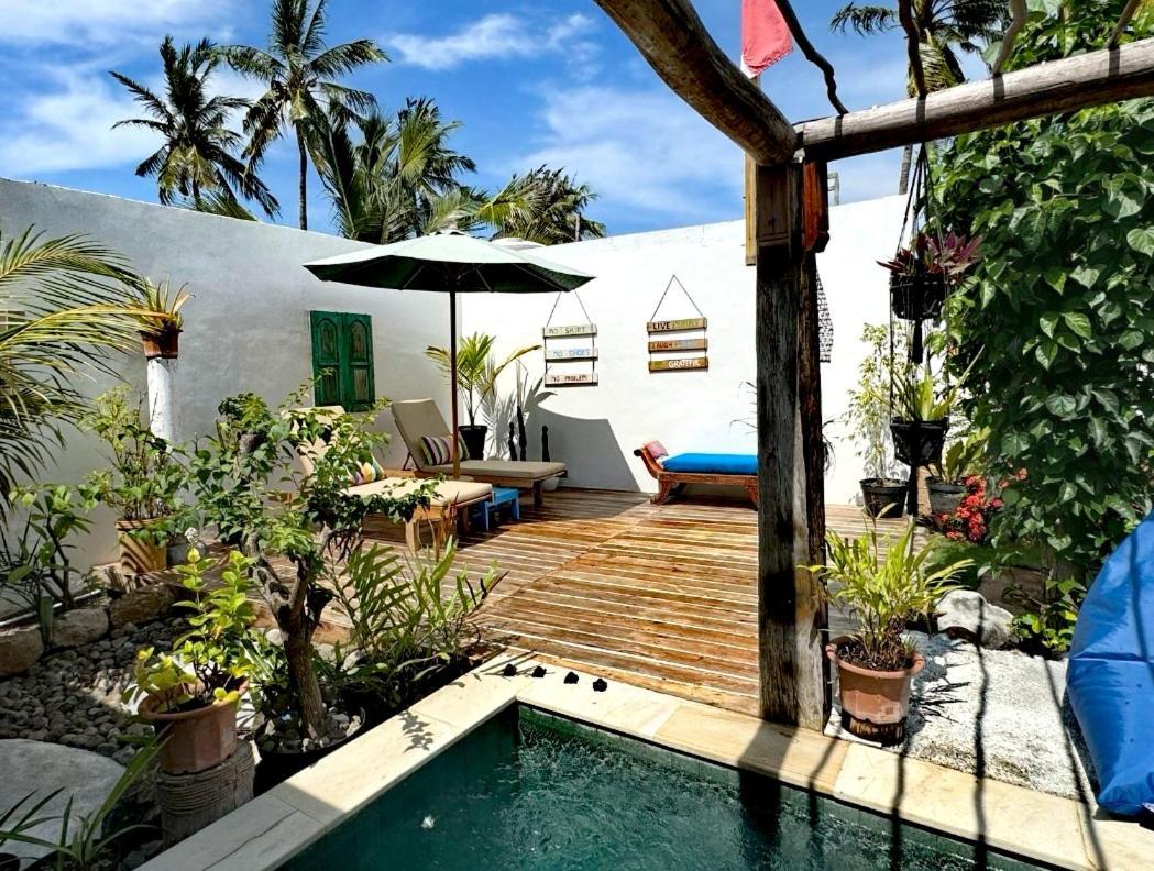 Villa La Vida Gili Trawangan Exterior photo