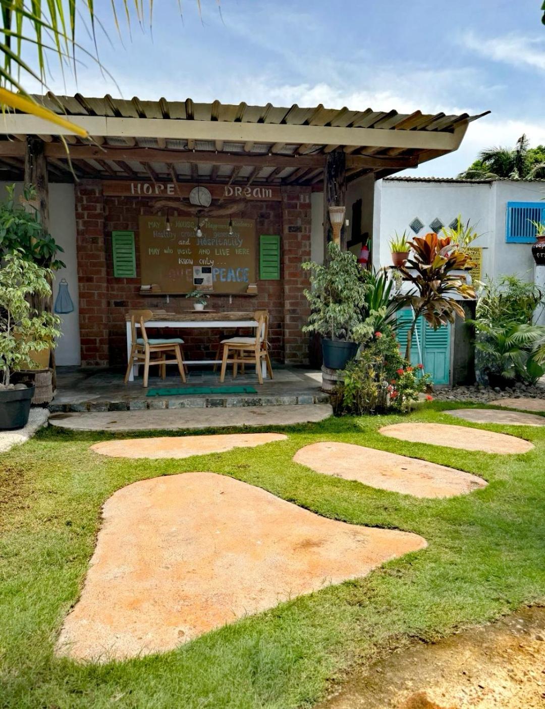 Villa La Vida Gili Trawangan Exterior photo